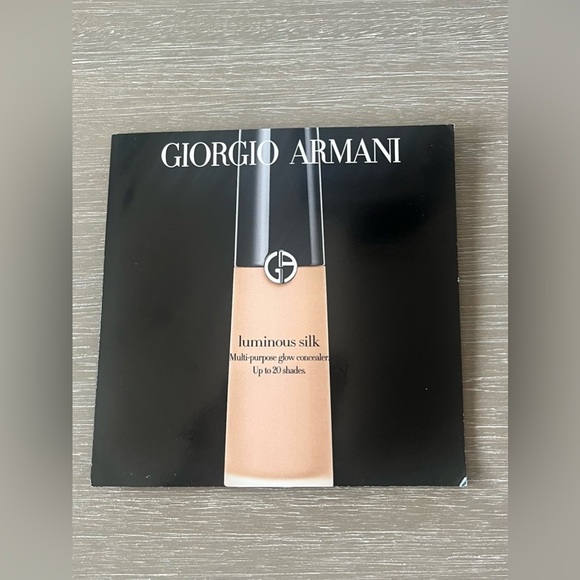 Giorgio Armani Beauty Lip Power Matte Lipstick Matte 111 Nude Pink & 400 Red - Picture 9 of 12